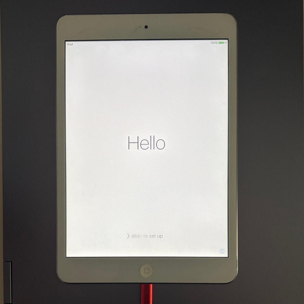 Apple iPad Mini 1st-gen in White with 16GB - Wifi Only